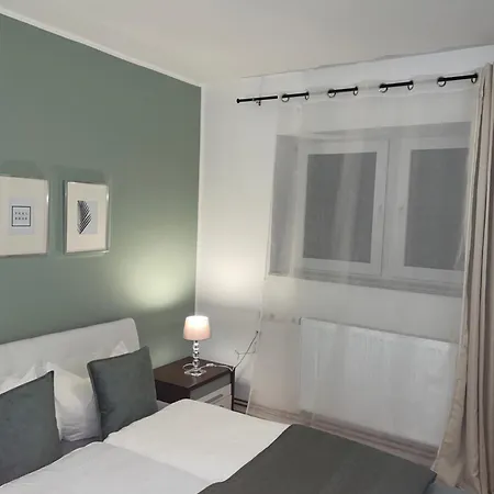 Grosses 2-schlafzimmer In * كُلب
